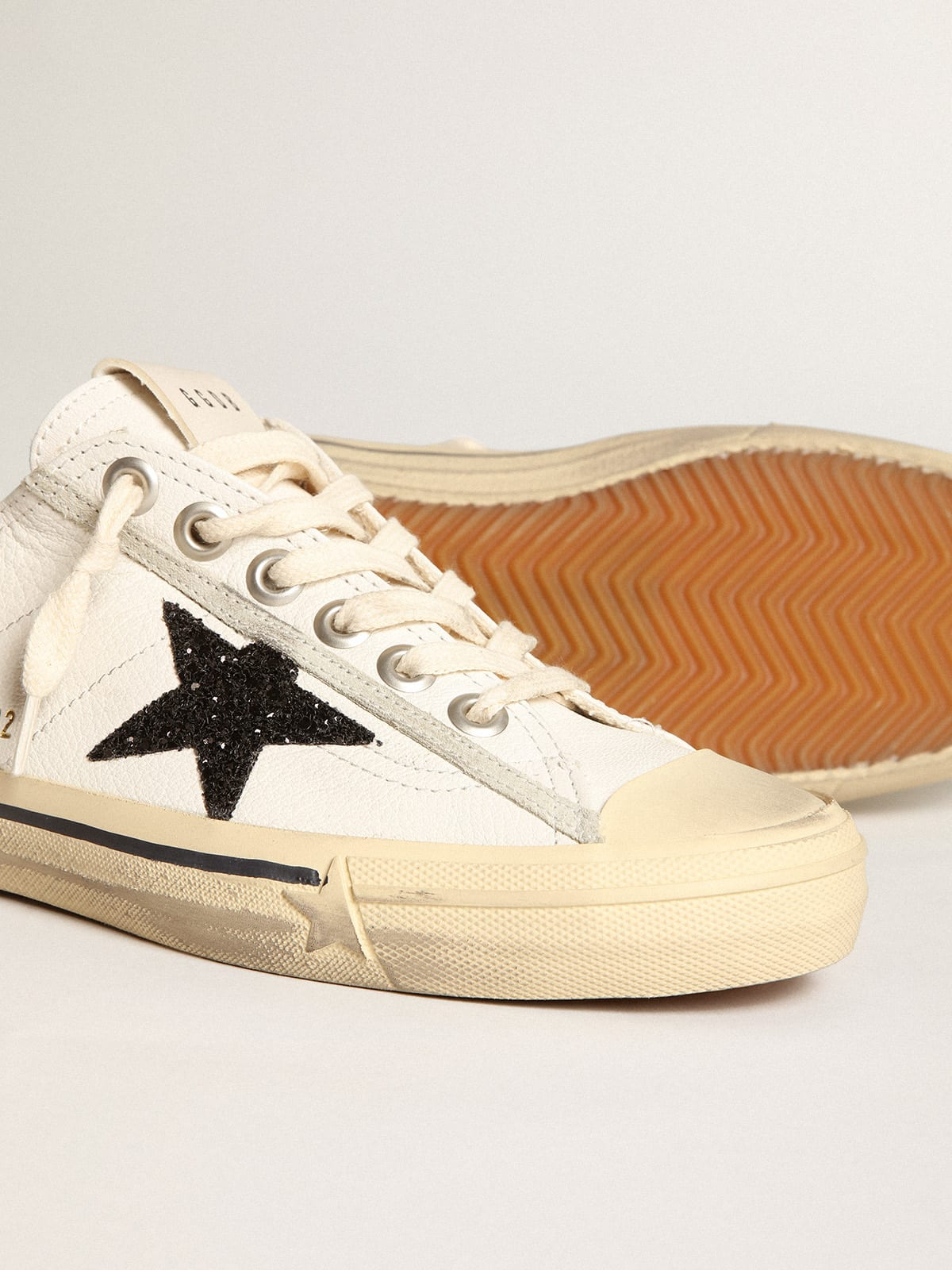 V-Star en cuir nappa blanc avec étoile à paillettes noires