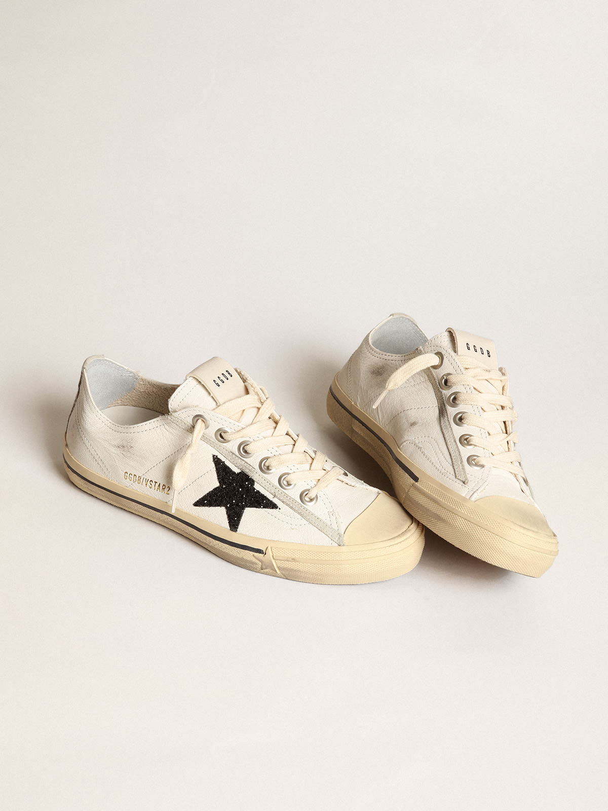 V-Star en cuir nappa blanc avec étoile à paillettes noires