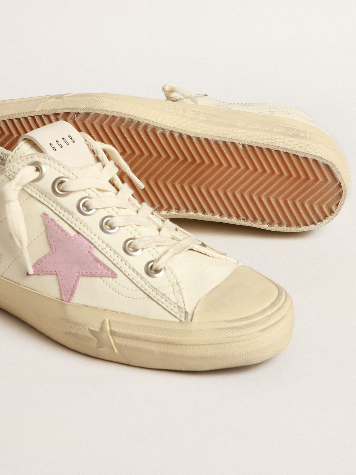 V-Star en nappa beige avec étoile en daim vieux rose